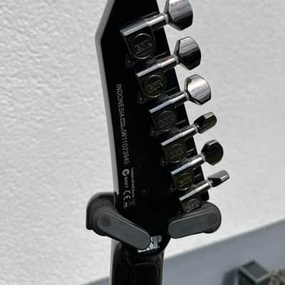 ESP LTD V-300 - Flying V with EMGs image 14