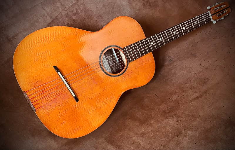 Musikalia vintage gipsy guitar,  mid 50'es, Catania, Sicile - Fair