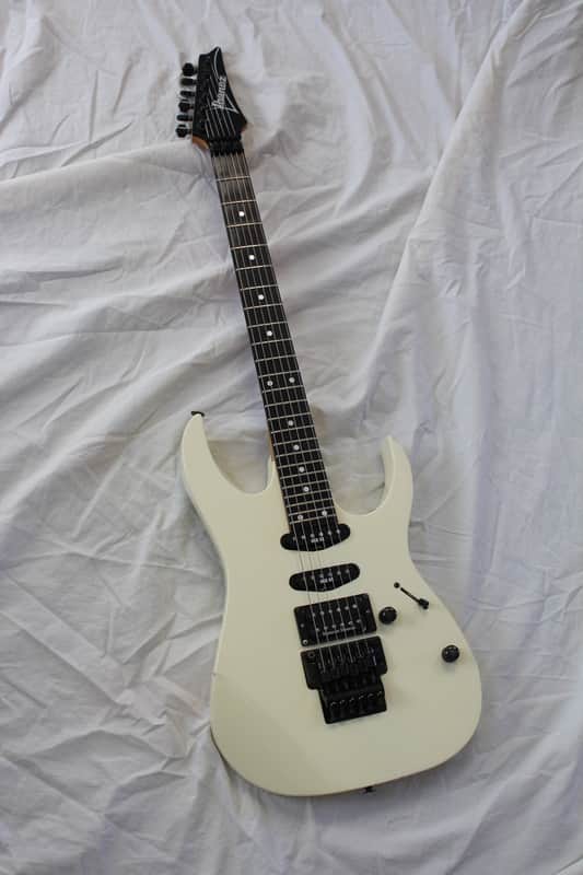 1987 Ibanez RG560 Vintage Electric Guitar HSS White Finish Made in