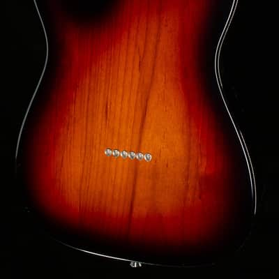 Fender American Professional II Telecaster 3-Color Sunburst Maple Fingerboard (252) image 2
