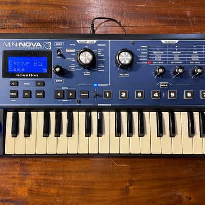Novation MiniNova 37-Key 18-Voice Synthesizer 2012 - Present - Blue