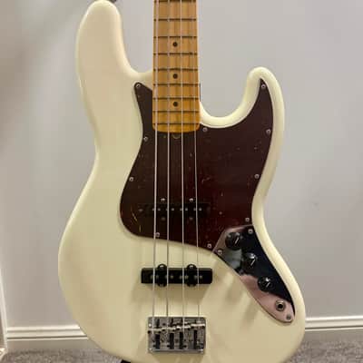 Fender American Professional II Jazz Bass Olympic White with Maple Fretboard image 1