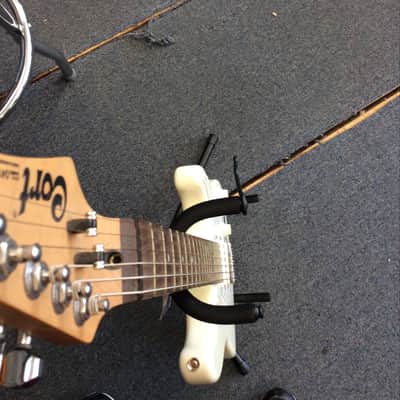Cort Stratocaster Cream image 2