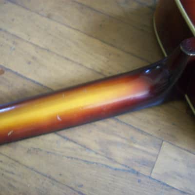 Silvertone 319 1960 - Sunburst image 6