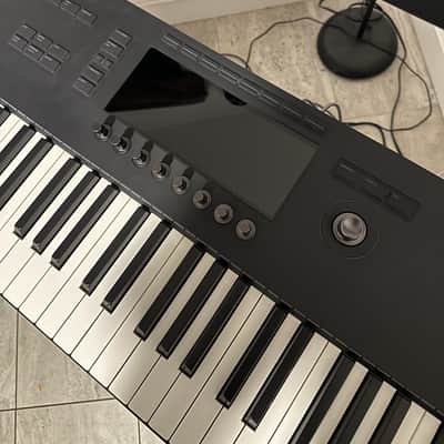 Native Instruments Komplete Kontrol S88 MK3 2023 - Present - Black image 3