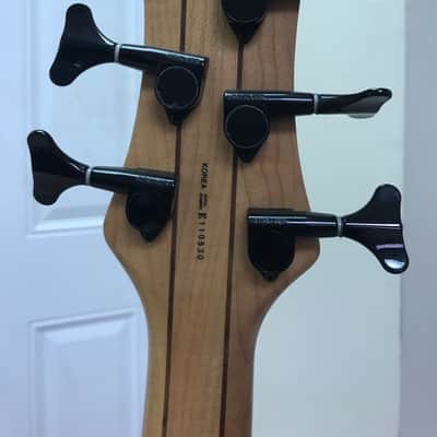 Dean 5 String Fretless Bass image 5