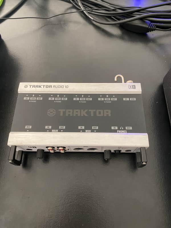 Native instruments Audio 10 Traktor Scratch image 1
