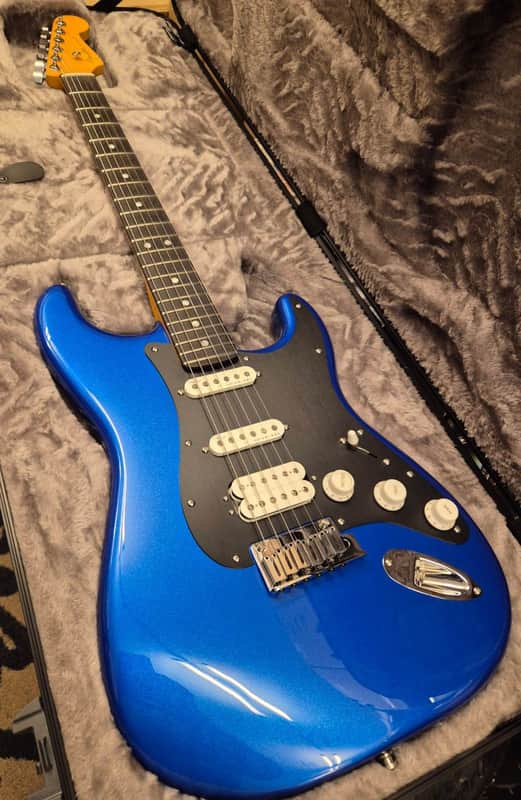 Fender American Ultra II Stratocaster HSS Noble Blue