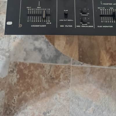 Numark DM 1775A Preamp mixer image 2