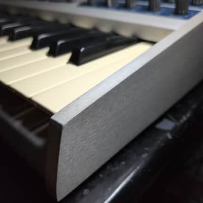 Access Virus Indigo 37-Key Digital Synthesizer 2001 - Silver & Blue image 6