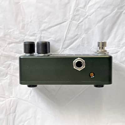 One Control Hooker's Green Bassmachine first edition complete image 3