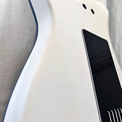 Halo Salvus-6 Baritone Solid White Satin 2022 w/ EverTune, Fishman Fluence & Rechargeable Battery image 7