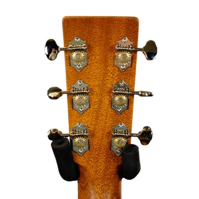 Martin 00-18 Acoustic Guitar - Natural image 7