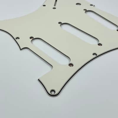 Silver Sky Se parchment pickguard, pickup covers, knobs & switch tip image 4