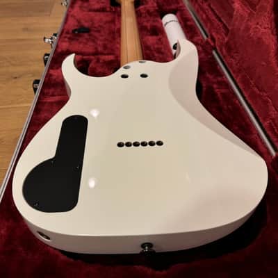 Ibanez PGM301-WH 2008 Paul Gilbert Signature with Maple / Walnut Neck 2005 - 2008 - White image 14