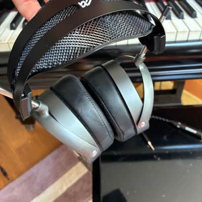 Audeze MM-500 Headphones - 2025 with Capra Strap and Extras image 7
