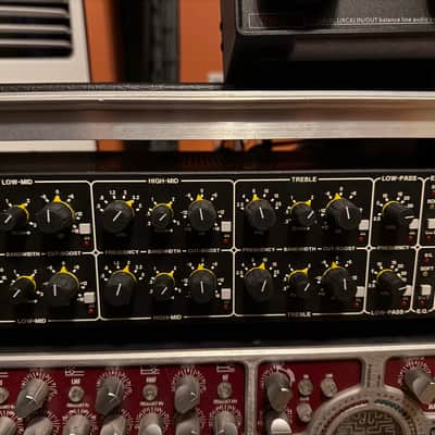 Drawmer 1961 2CH parametric tube equalizer 10/97 - Black image 2