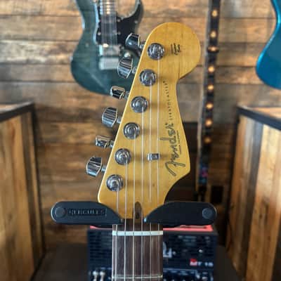 Fender American Professional II Stratocaster - Three Tone Sunburst imagen 3