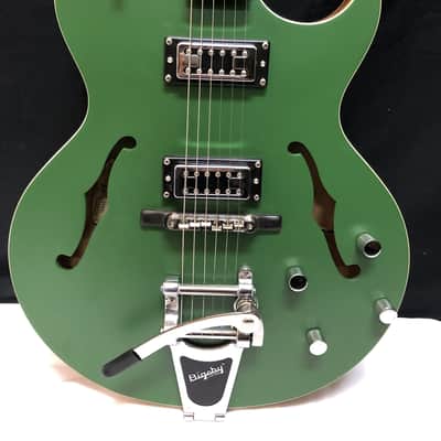 The Loar electric hollowbody guitar - NEW Thinbody Archtop Green