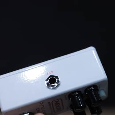MXR M282 Dyna Comp Bass Compressor Mini Clean & Tone Controls Effect Pedal w/Box image 11