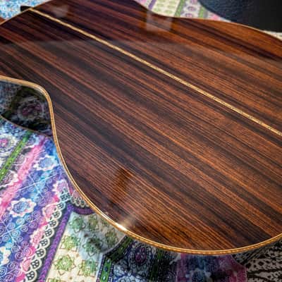 Bourgeois Small Jumbo Custom Hide Glue German Spruce top2013 - Gloss image 11