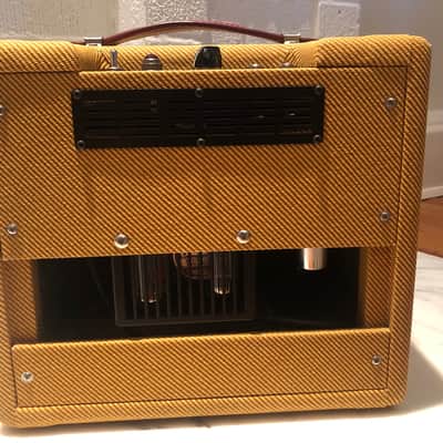 Fender '57 Custom Champ 2-Channel 5-Watt 1x8" Guitar Combo 2016 - Present - Lacquered Tweed image 7