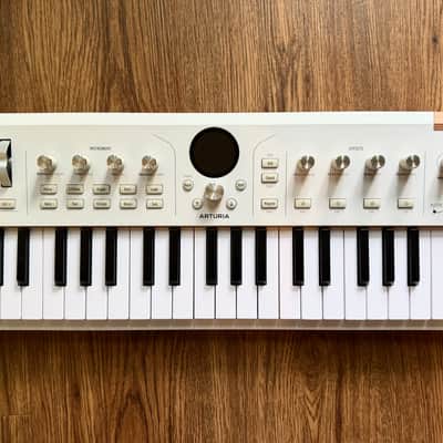 Arturia AstroLab 37-Key Stage Keyboard 2025 - Present - White image 2