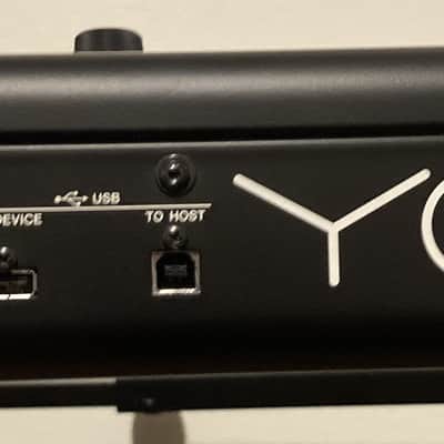Yamaha YC61 61-Key Stage Keyboard image 11