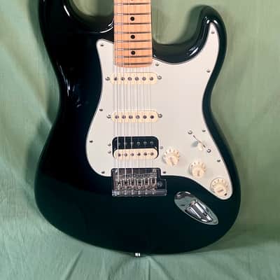 Fender American Professional Stratocaster with Maple Fretboard Shawbucker Pickips 2019 - Black image 2