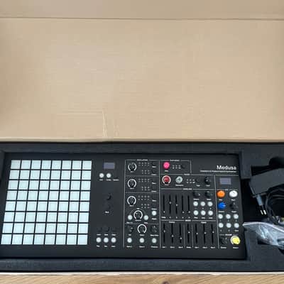 Polyend Dreadbox Medusa Hybrid Synthesizer 2018 - 2021 - Black image 4