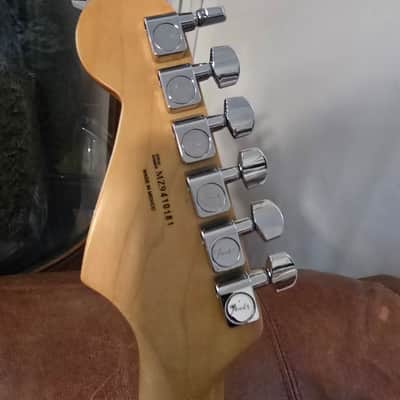 Fender Standard Stratocaster with Rosewood Fretboard 1998 - 2005 - Midnight Wine image 6