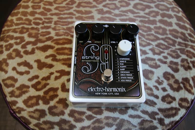 Electro-Harmonix String9 String Ensemble 2022 - Present - White / Brown Graphic image 1