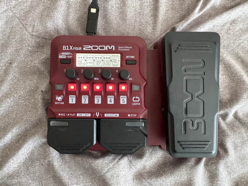 Zoom B1X Four