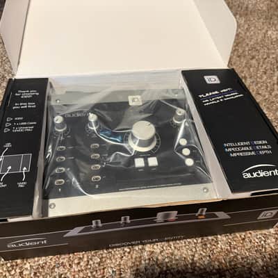 Audient iD22 Desktop USB Audio Interface 2010s - Black image 2