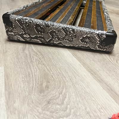 Doomboard Pedalboard - Python Snakeskin Tolex - with 1 Spot Pro power supply image 6