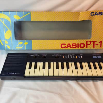 Casio PT-1 29-Key Mini Synthesizer 1982 - 1988 - Blue