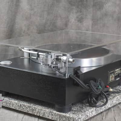 YAMAHA GT-2000 Direct Drive Turntable in Very Good Condition image 6