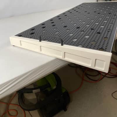 Temple Audio TRIO 43 Pedalboard, 43.2" x 16.5", Vintage White image 5