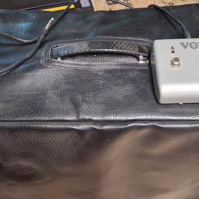 Vox AC30CC2X Custom Classic 2-Channel 30-Watt 2x12" Blue Alnico Guitar Combo 2005 - 2010 Black image 3