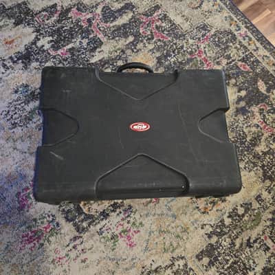 Used SKB PS-45 Powered Pedalboard - w/ Road Case image 10