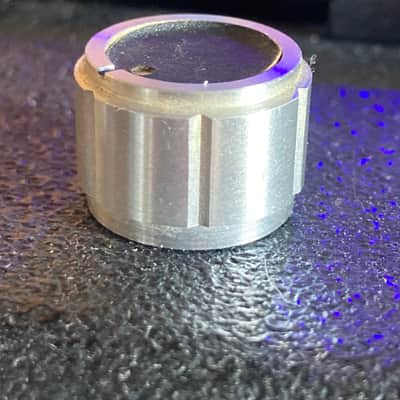 Peavey VT Classic Aluminum Amplifier Knob 1970s-80s - Silver image 3