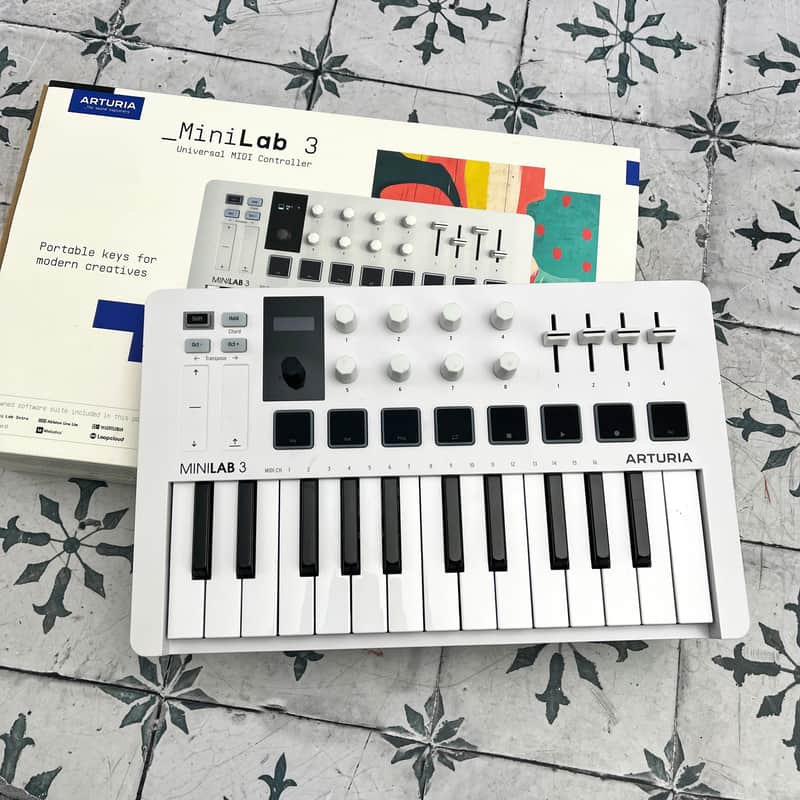 Arturia MiniLab MKIII 25-Key MIDI Controller image 1