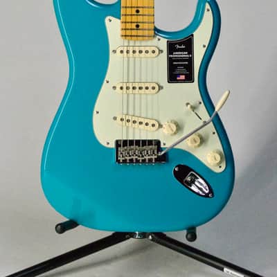 Fender American Professional II Stratocaster with Rosewood Fretboard 2020 - Present - Miami Blue image 2