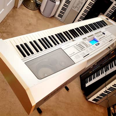 MUST SEE!!! YAMAHA DGX 500 SEMI-WEIGHTED 88-KEY DIGITAL PIANO IN AMAZING CONDITION! image 21