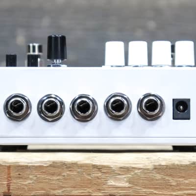 Electro-Harmonix Grand Canyon Delay & Looper 12-Effect Types Guitar Effect Pedal image 8