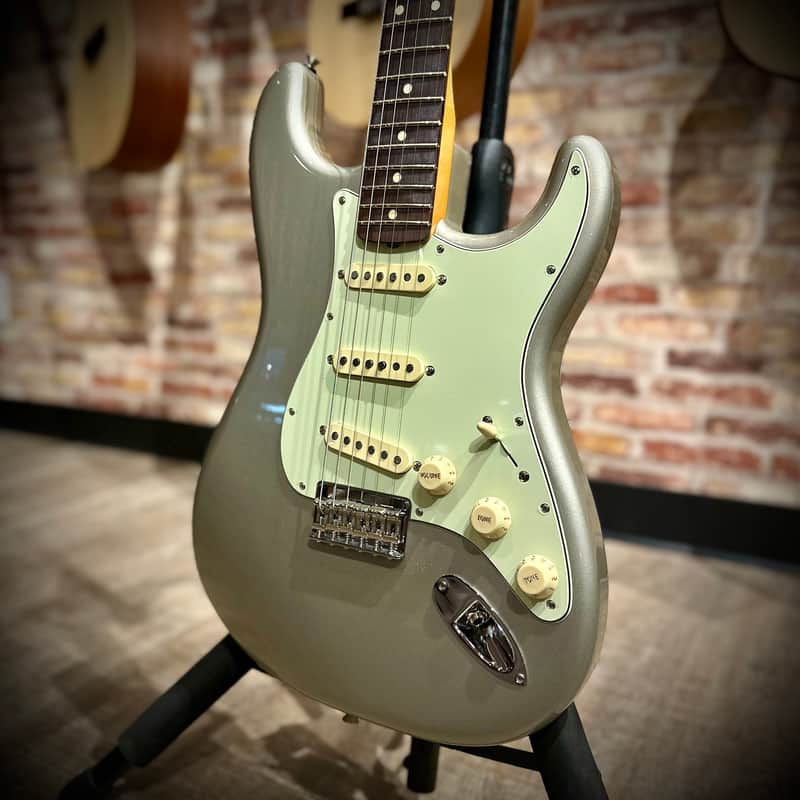 Fender Artist Series Robert Cray Signature Stratocaster | Reverb