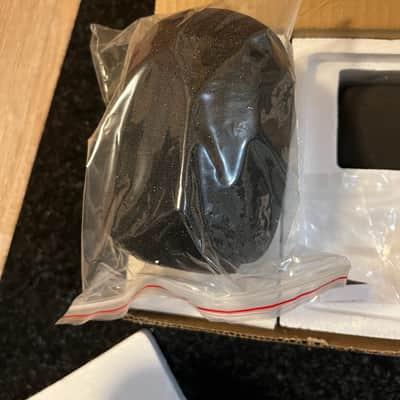 Shure SM7B Microphone - Black image 4