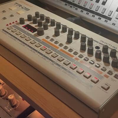 Roland TR-09 Rhythm Composer 2017 - Present - White image 1