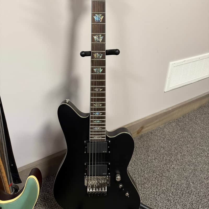 2011 – 2014 Charvel Skatecaster SK-1 ST Transparent Black