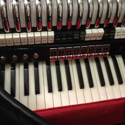 Exceptional find……Pignatelli electronic accordion DEGA 111 1960’s - Black image 6